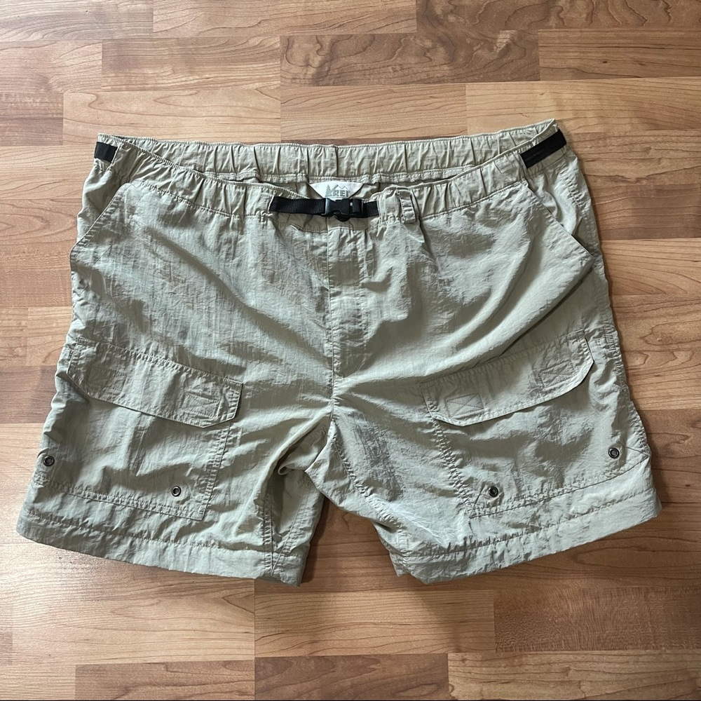 REI Cargo Shorts Belted Nylon Lightweight UPF 50+ Beige Mens Size XL